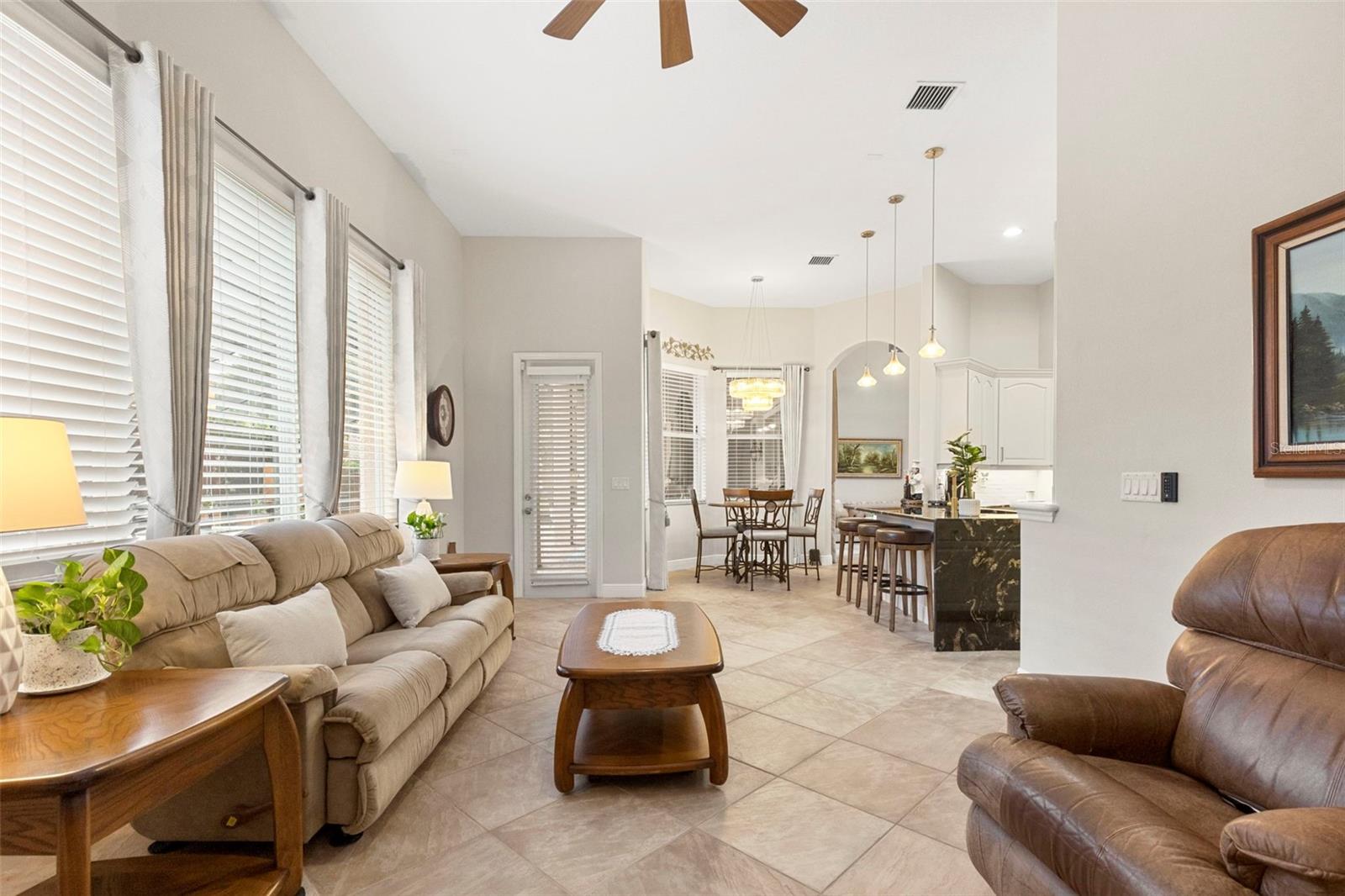 Family Room-Access To Lanai