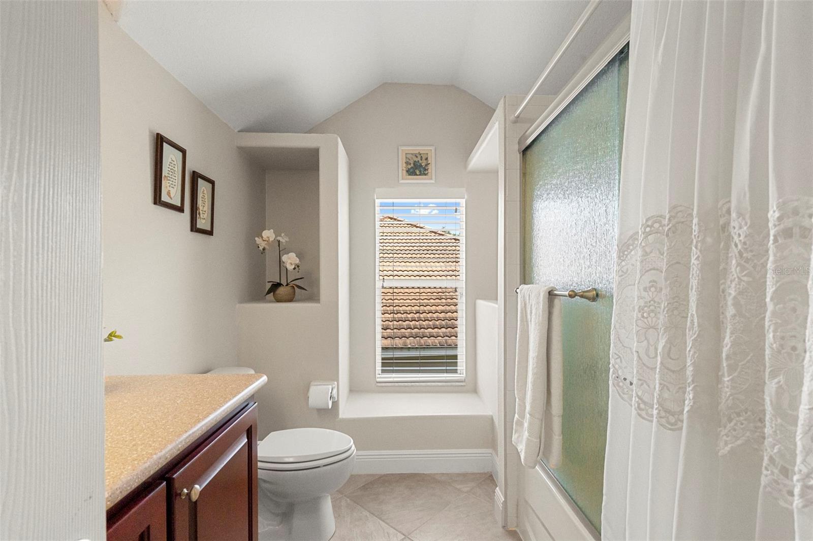 En-Suite Bathroom-Storage Shelving