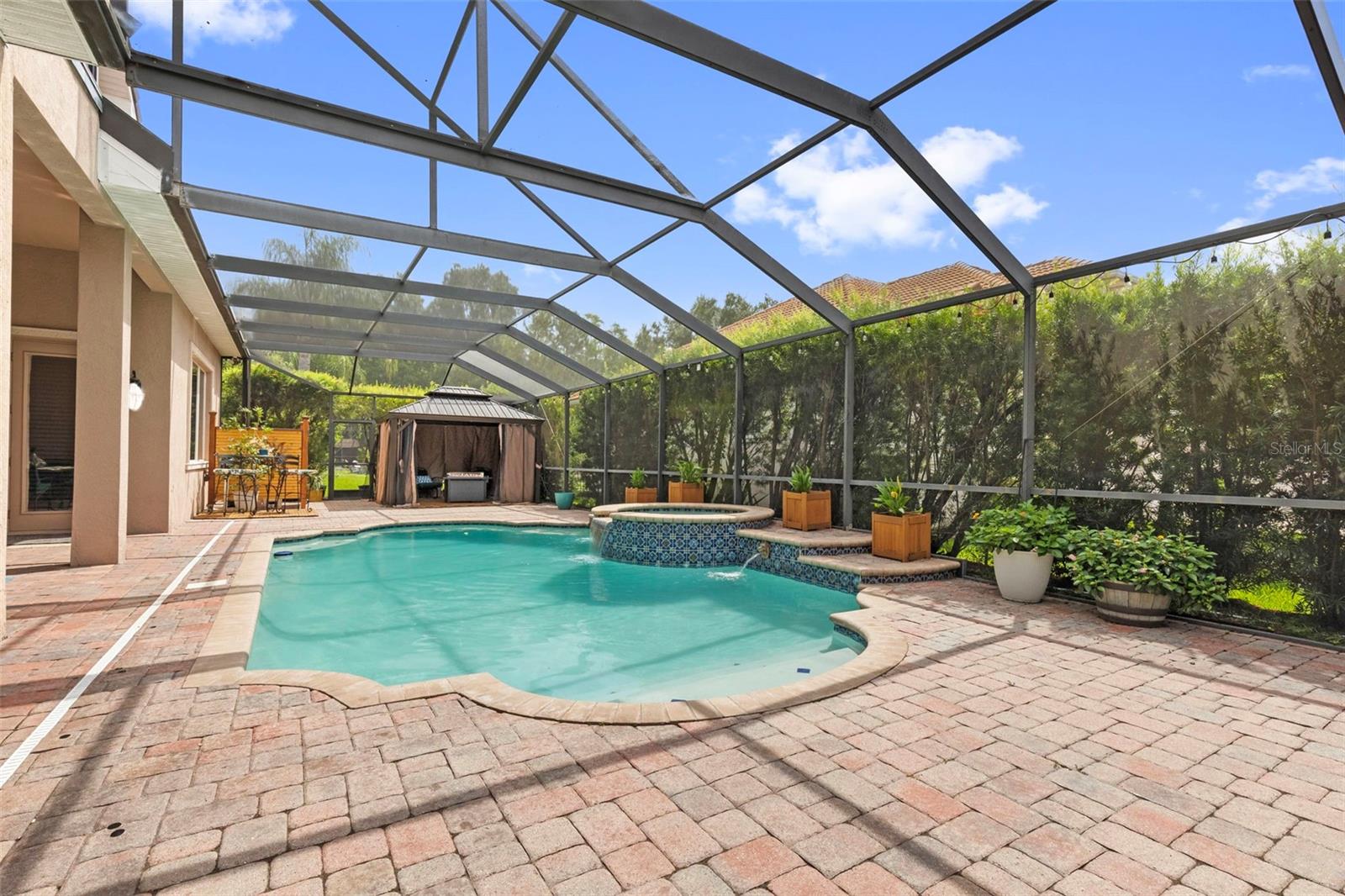 Pool-Screen Enclosure