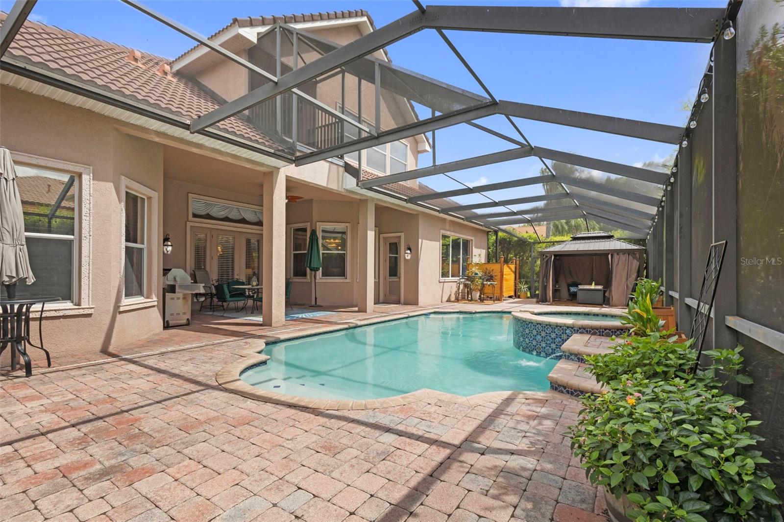 Pool & Spa