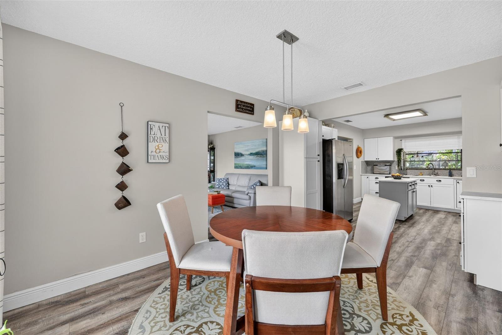 TB8513022