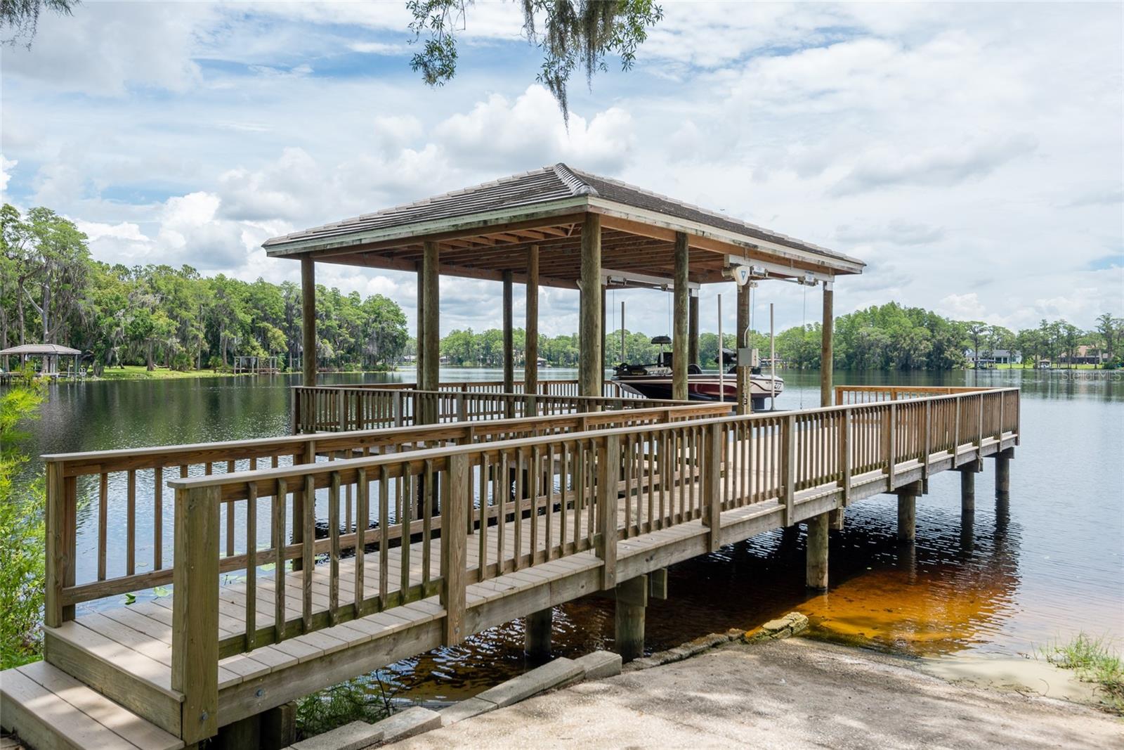 6000lb lift in the boat house with ample covered space.