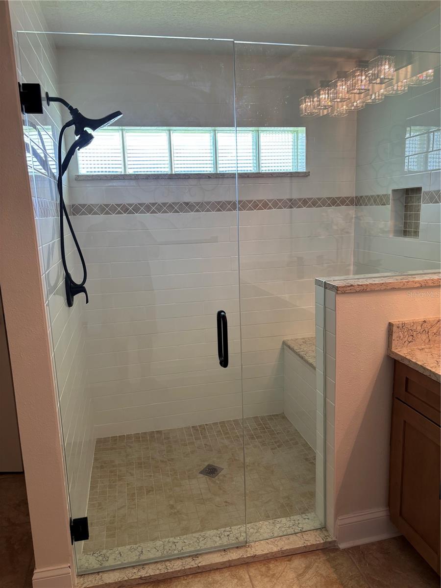 Primary en suite