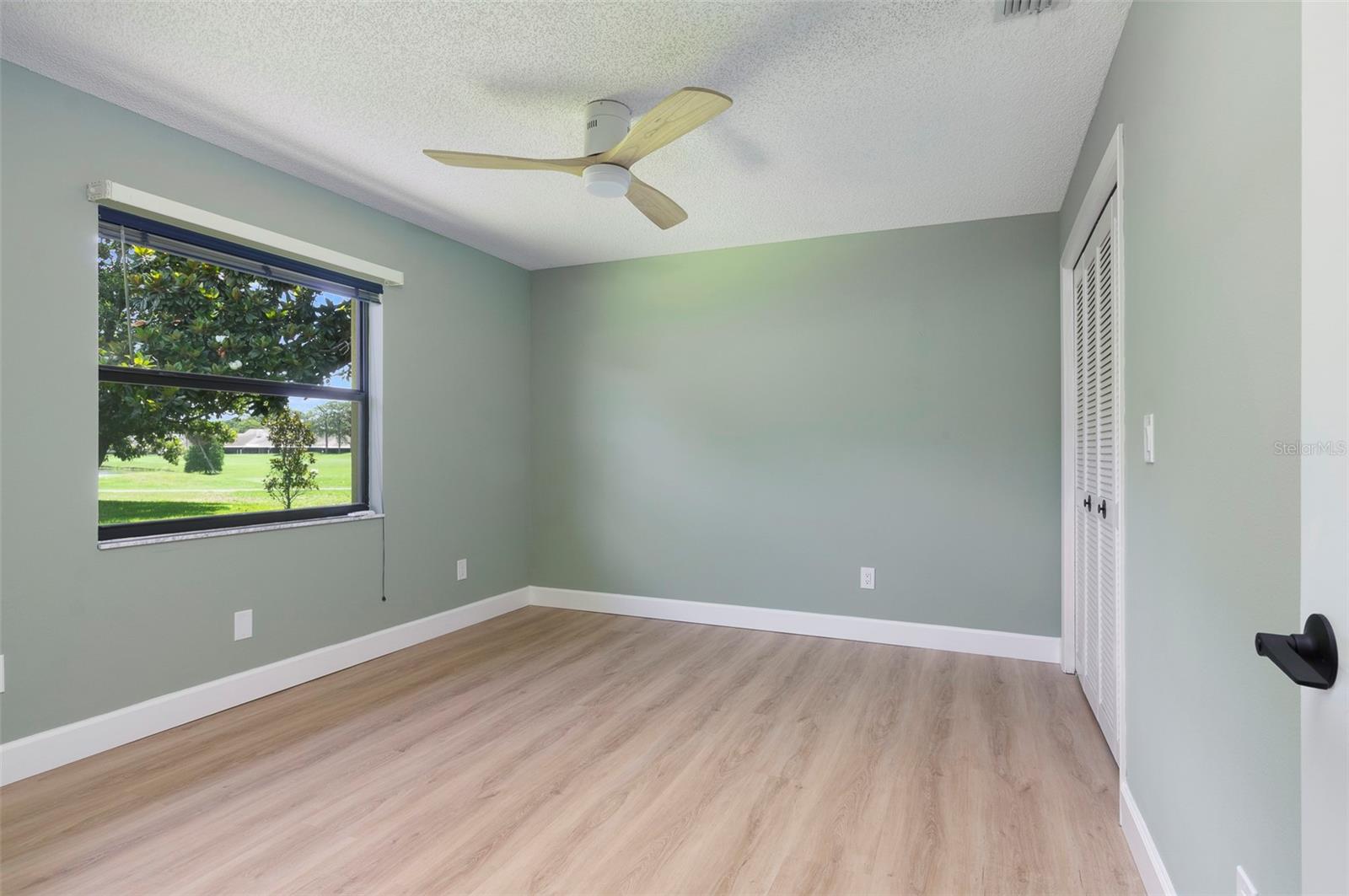 5/5 Bedroom