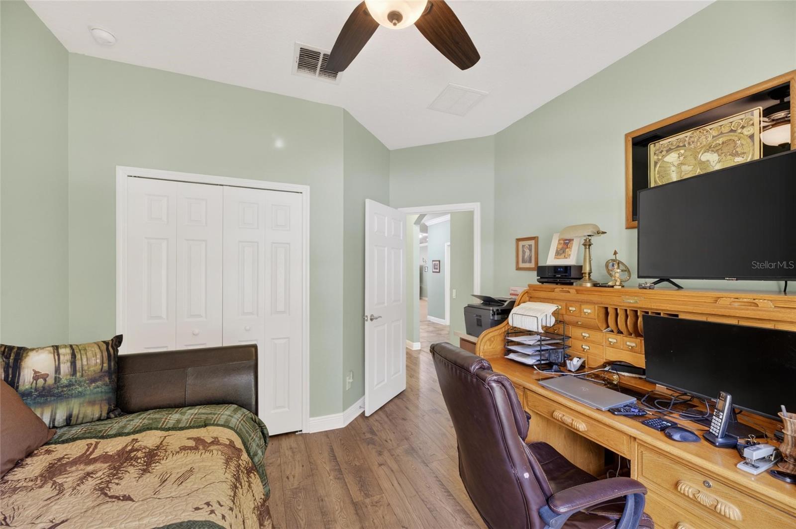 TB8513097