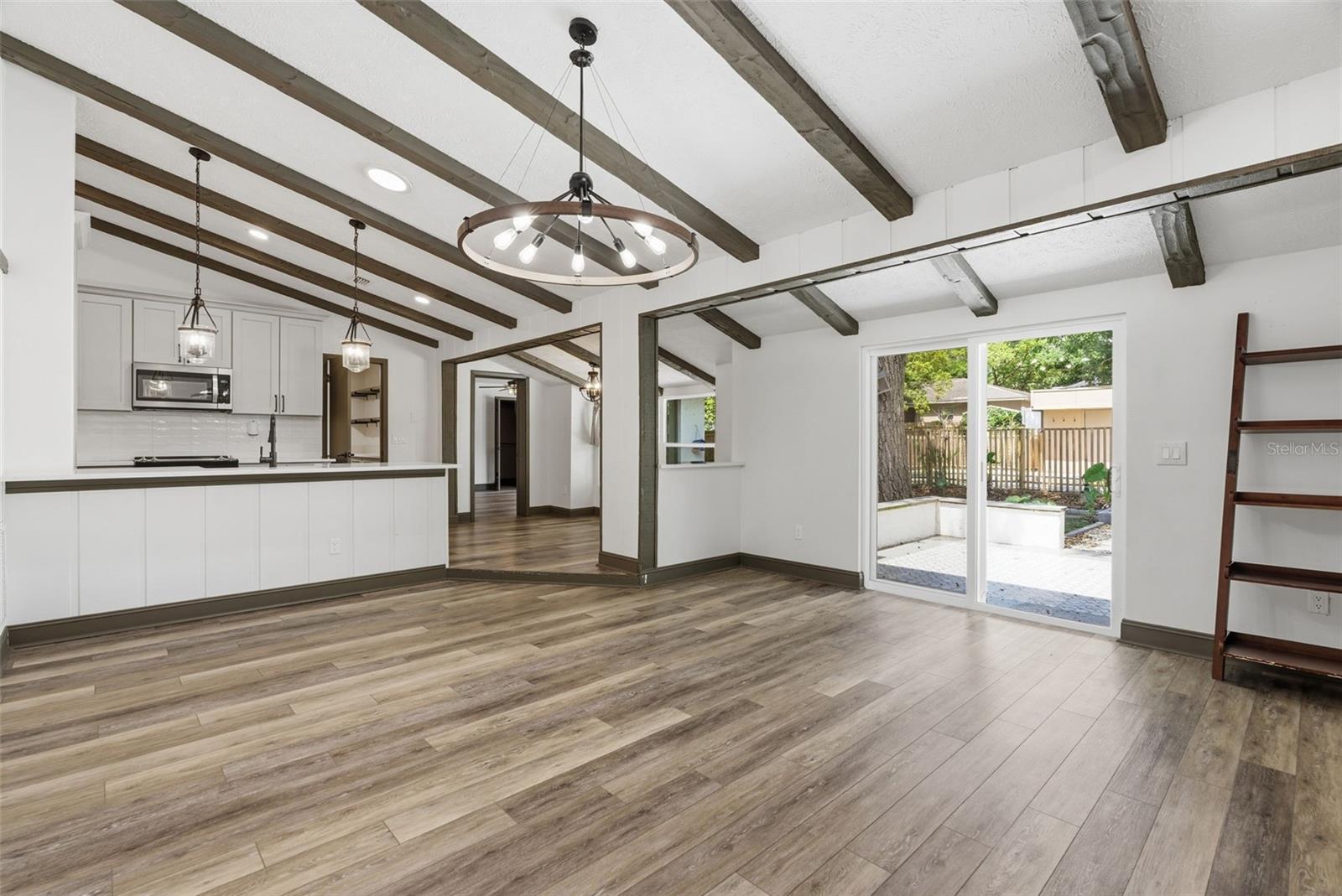 Family Room, Amazing Kitchen and Breakfast Nook