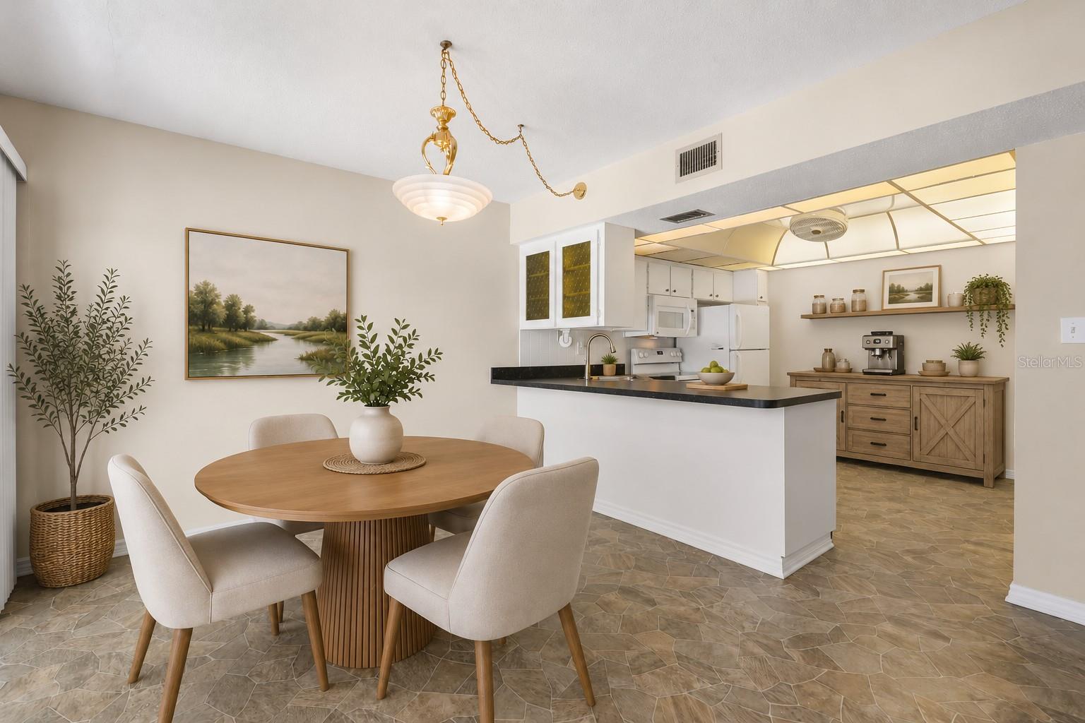 Virtual staging. Dining / Kitchen
