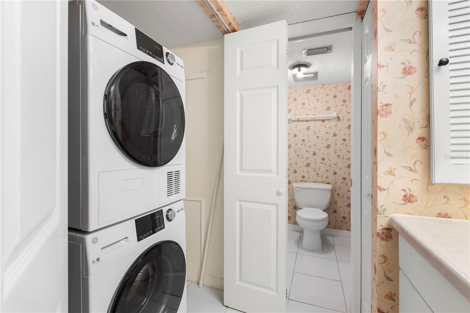 Interior laundry with washer/dryer included