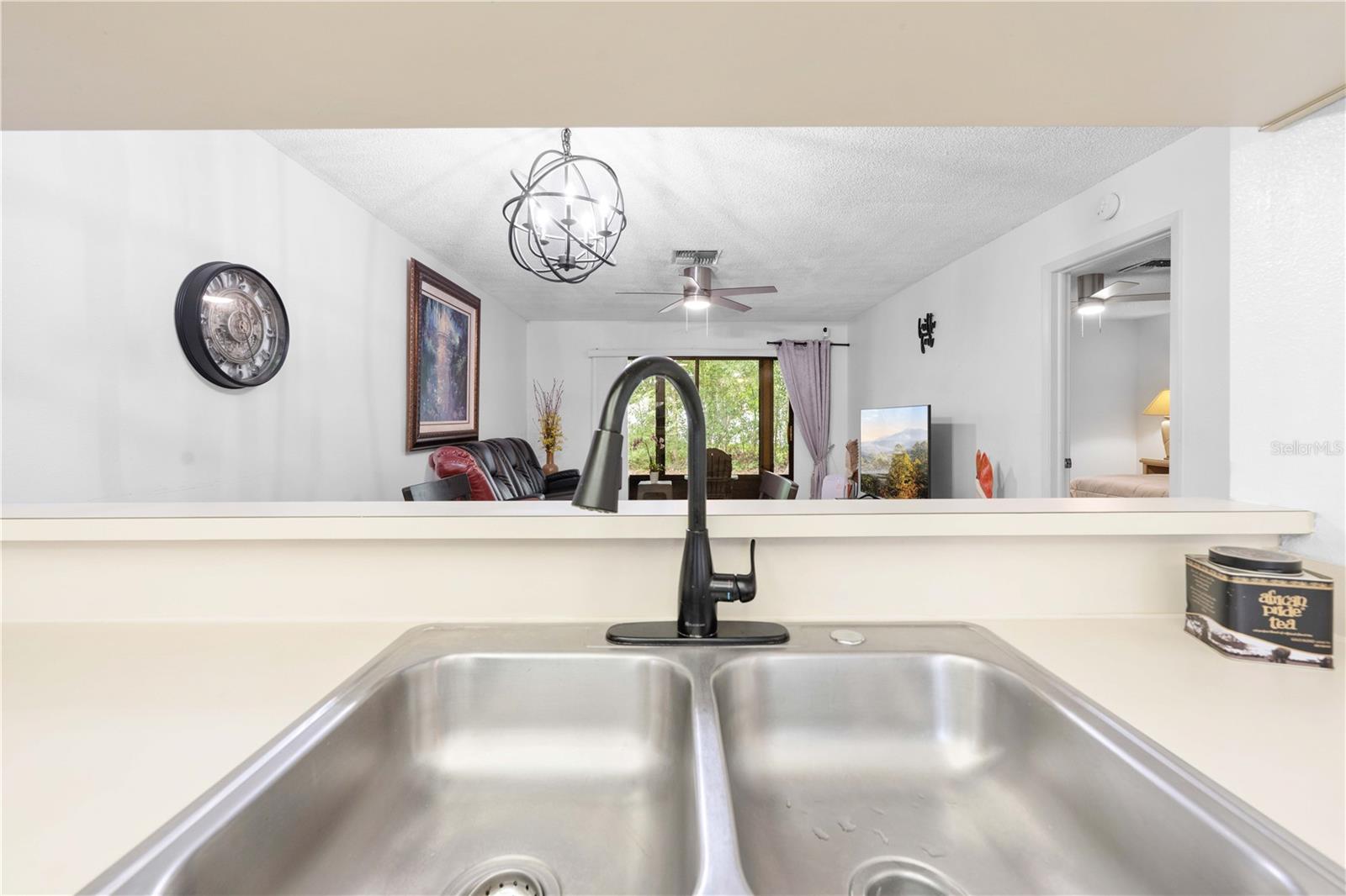 TB8513135