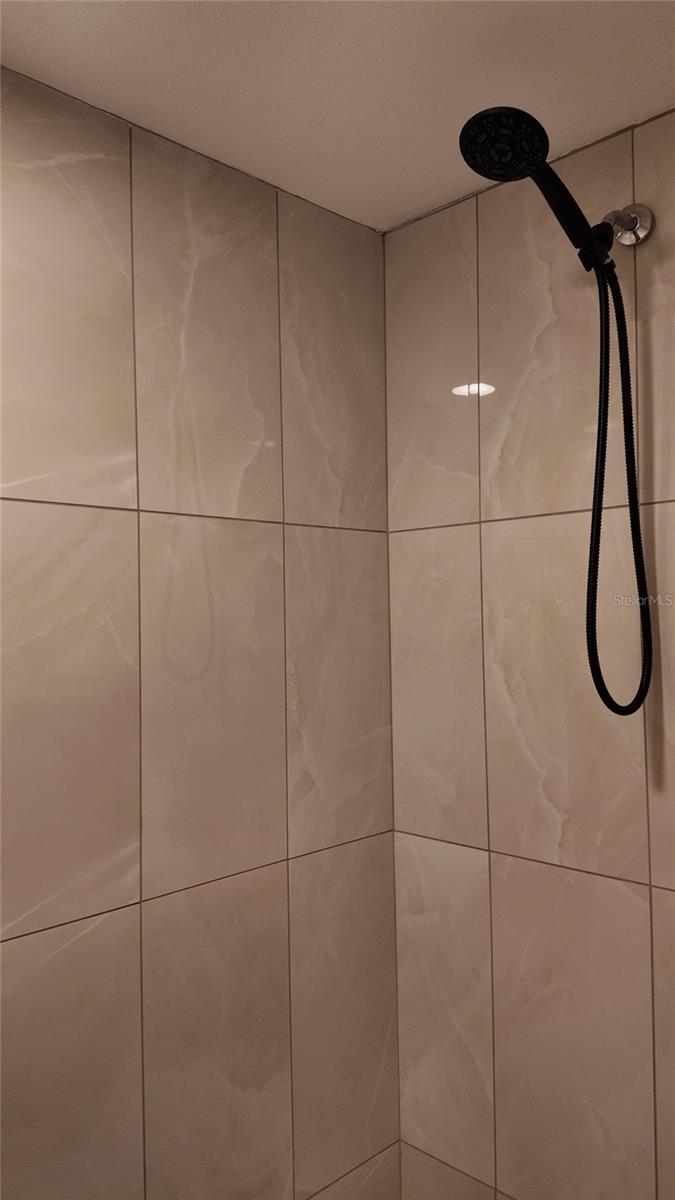 Walk in shower around corner