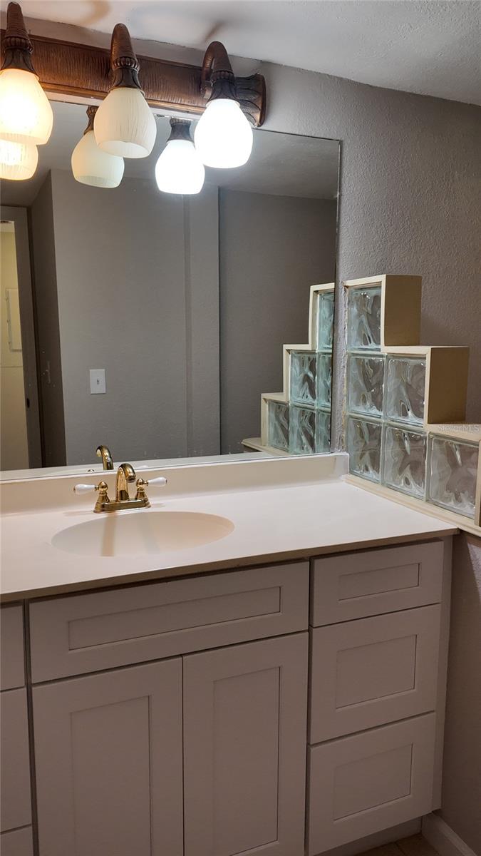 2nd bathroom