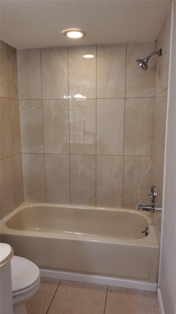 2nd bathroom  in second bedroom