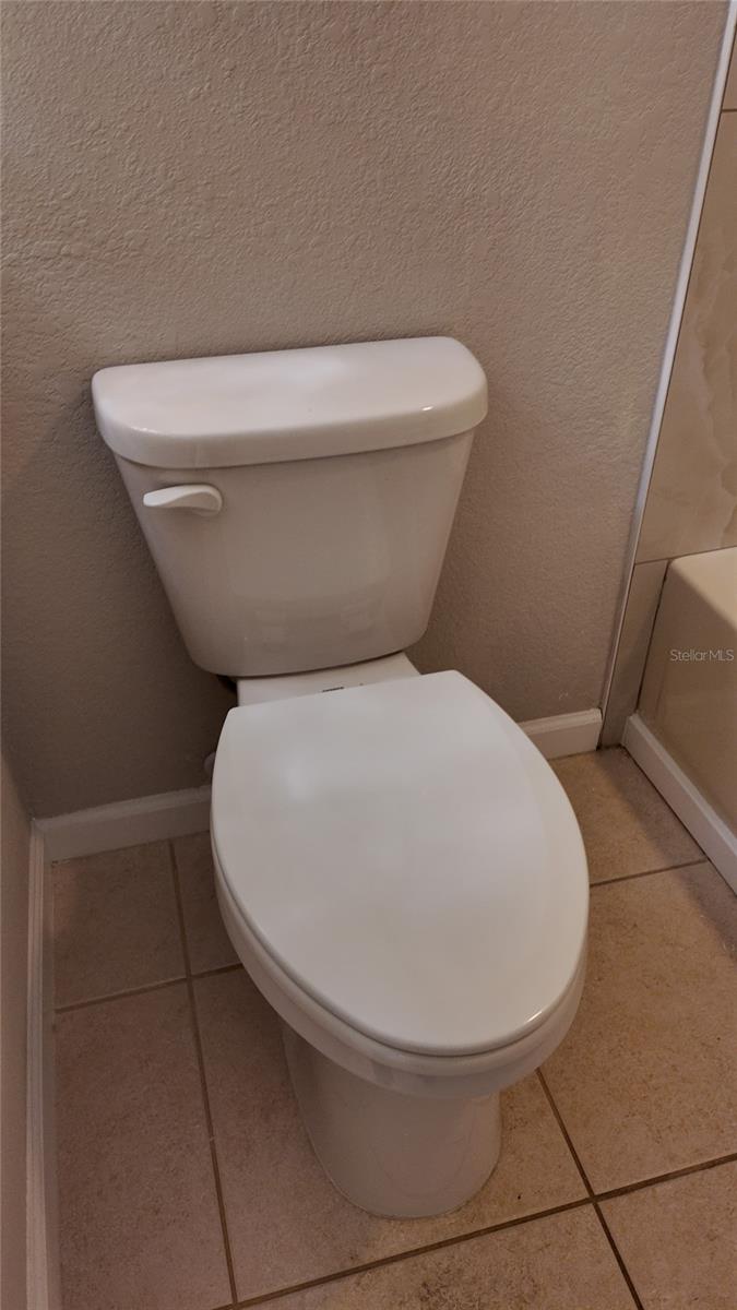 TB8513152