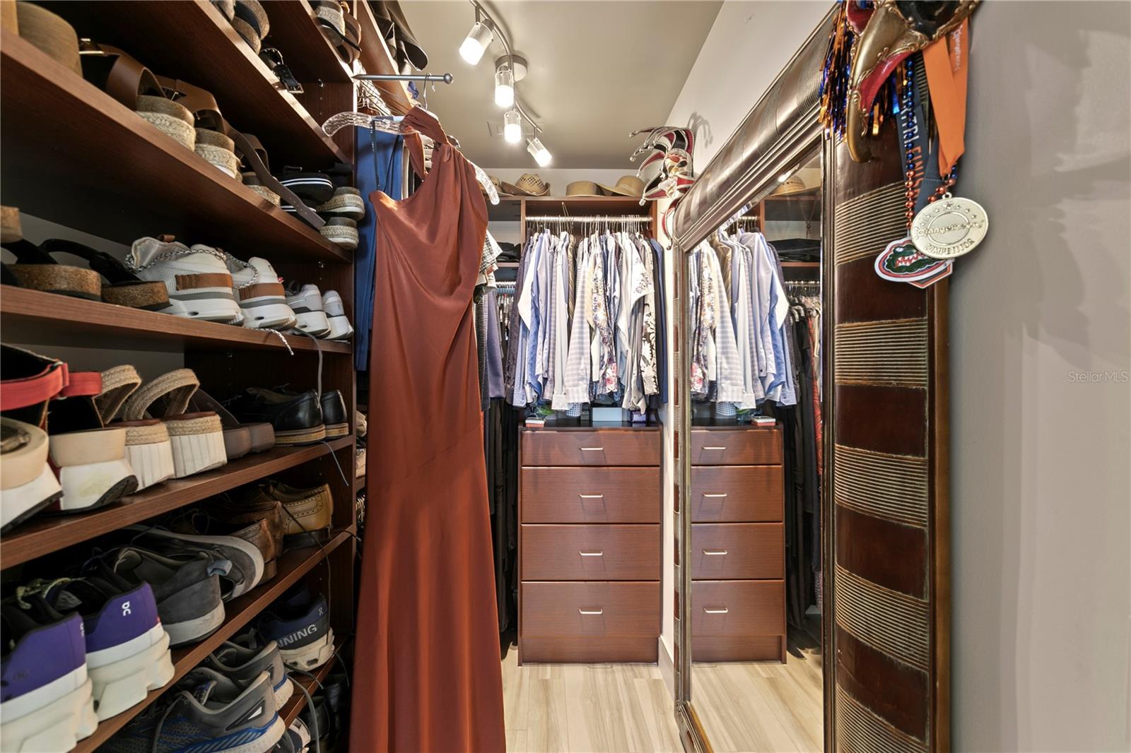 walk-in closet