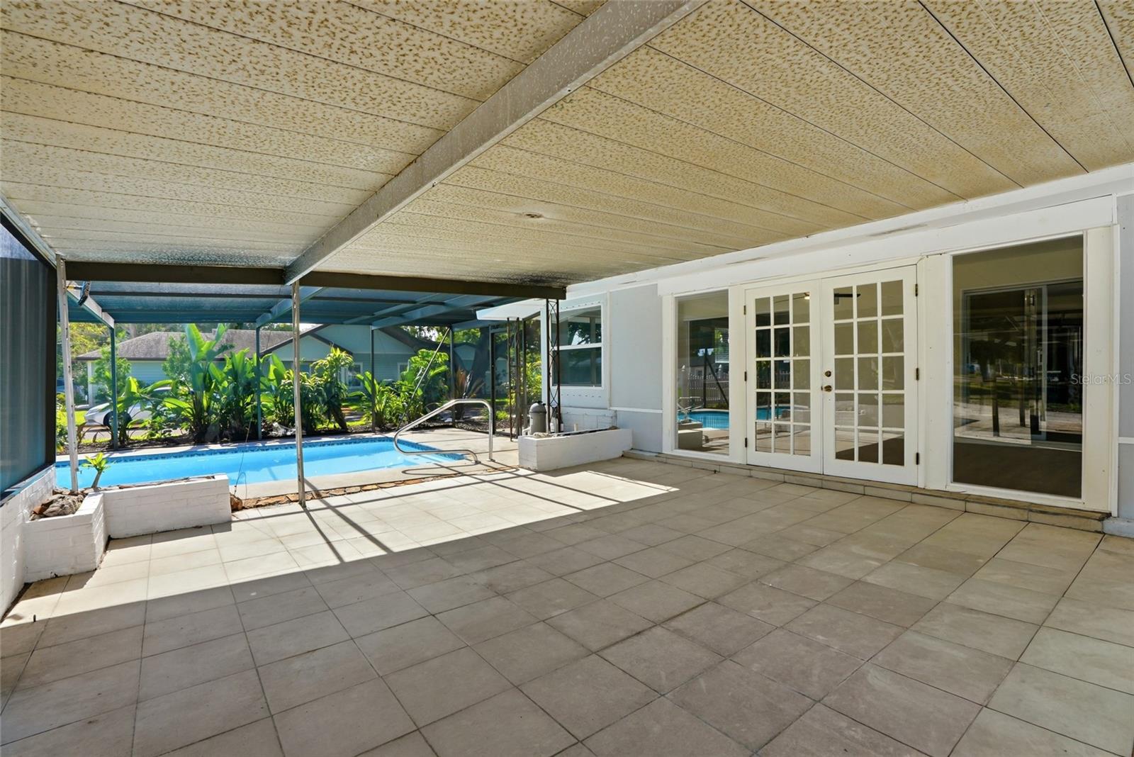 Screened-In Outdoor Patio