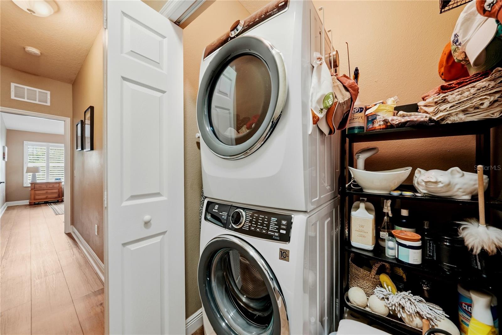 TB8513352