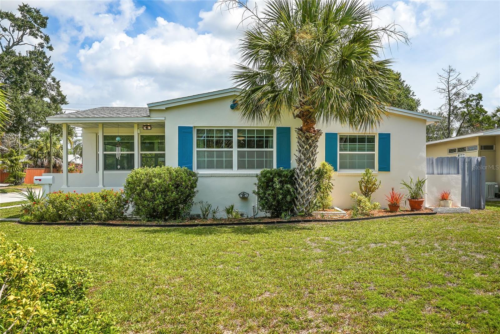 Welcome to this Snell Shores Beauty on a massive, corner lot.