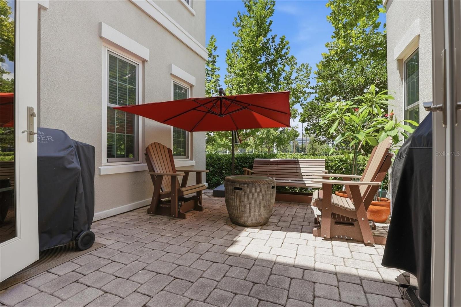 No neighbors on the end provides for outdoor privacy.