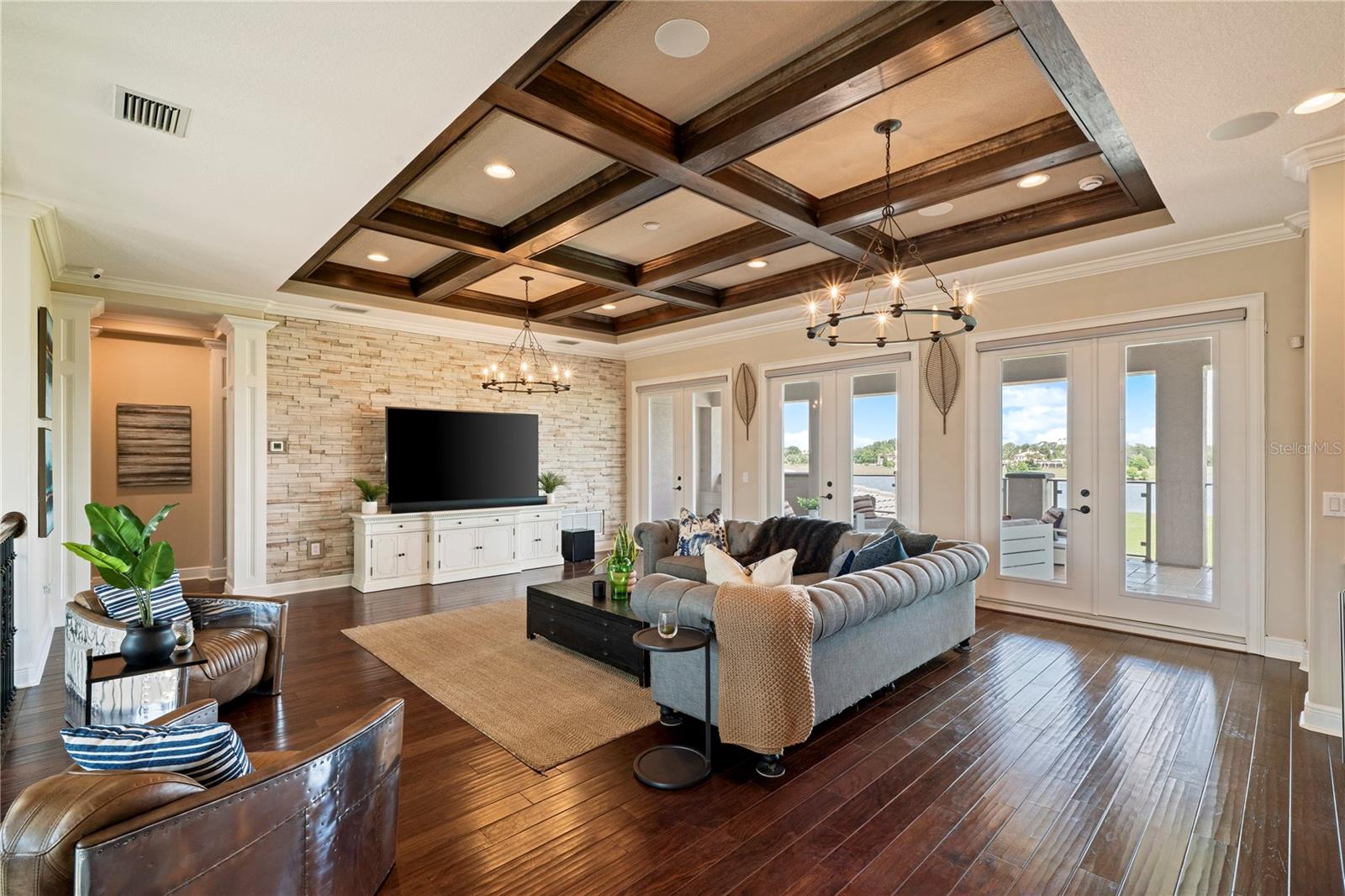 Bonus room with French doors to balcony