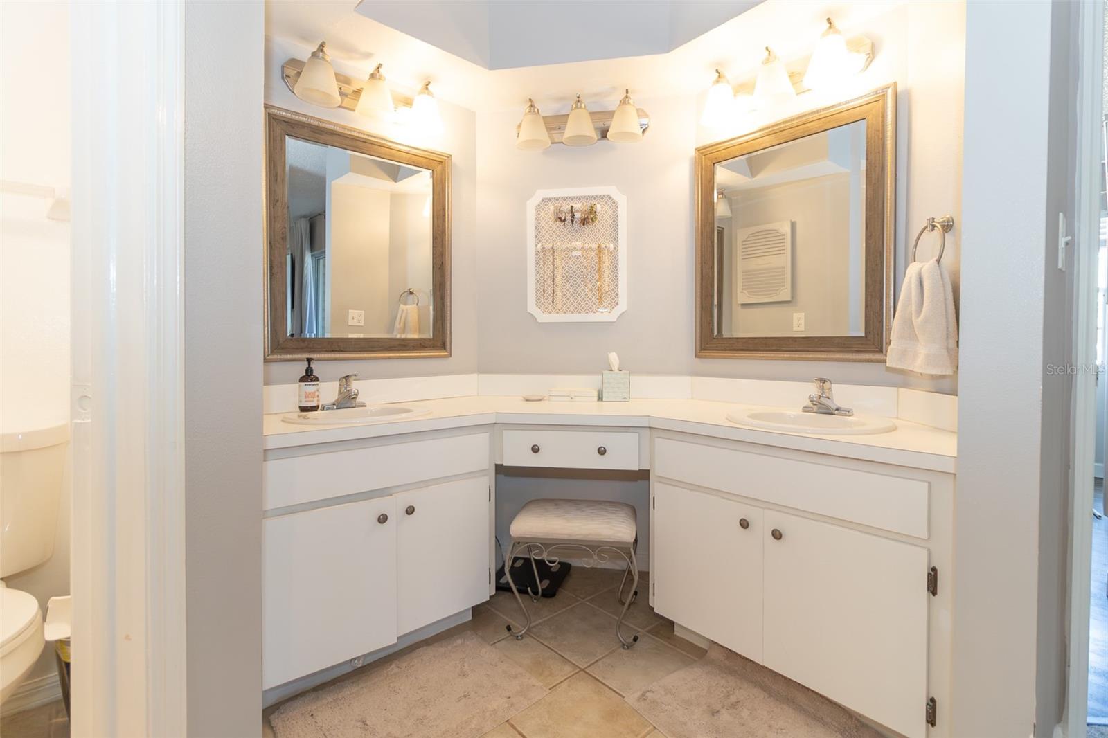 Ensuite