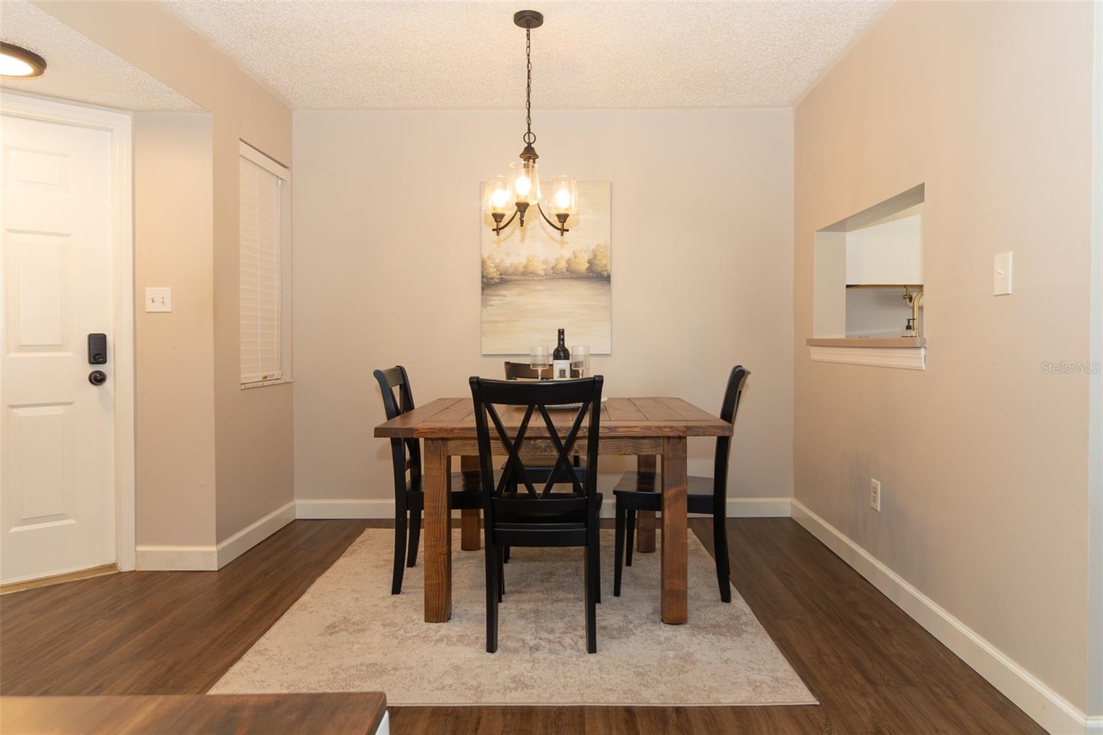 Pass hors d'oeuvres from the kitchen to your dining guests.