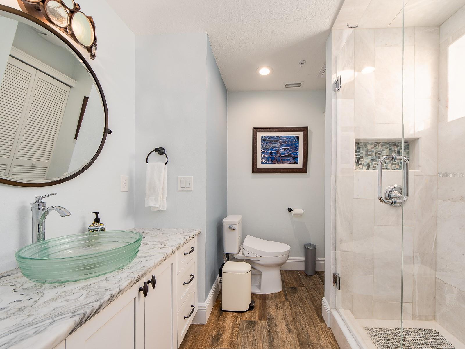 Front bedroom ensuite bath