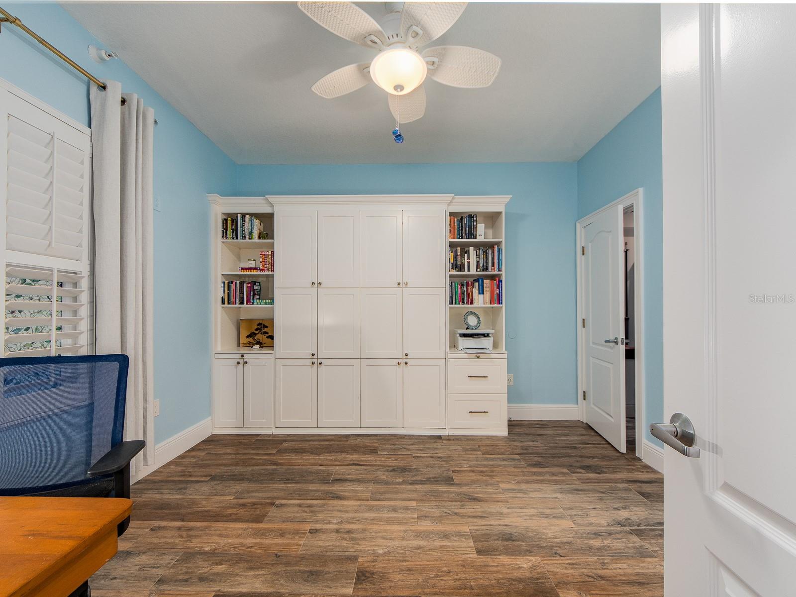 Bedroom 2 - Murphy bed