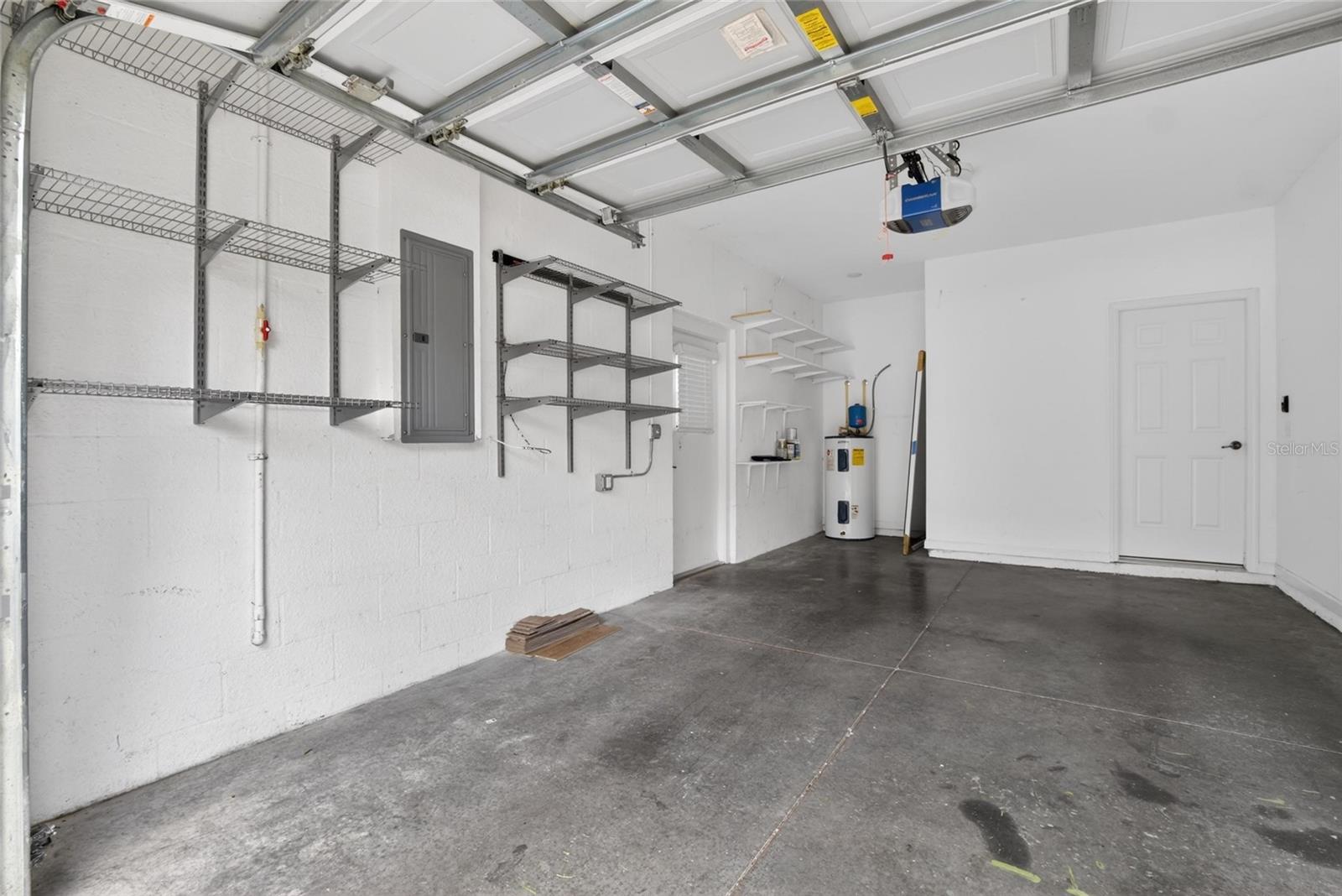 One car garage.