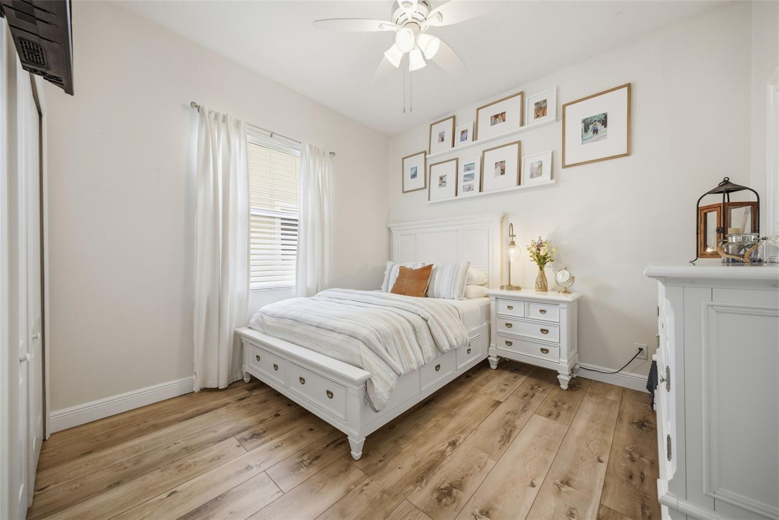 Guest bedroom  1
