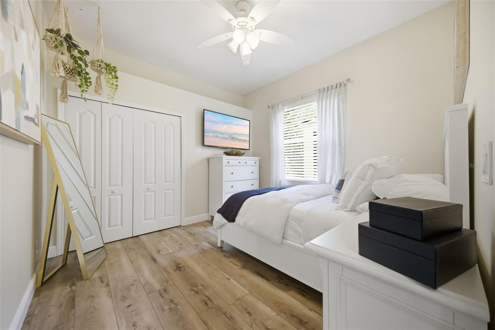 Guest bedroom 2