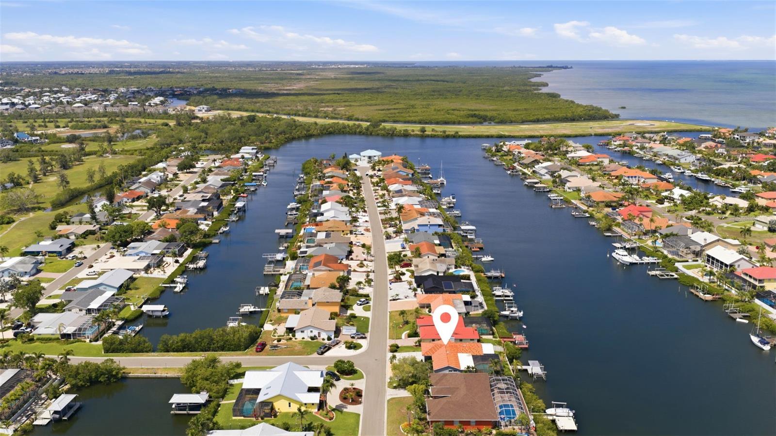 Very Short Distance to Tampa Bay! Amazing Opportunity!