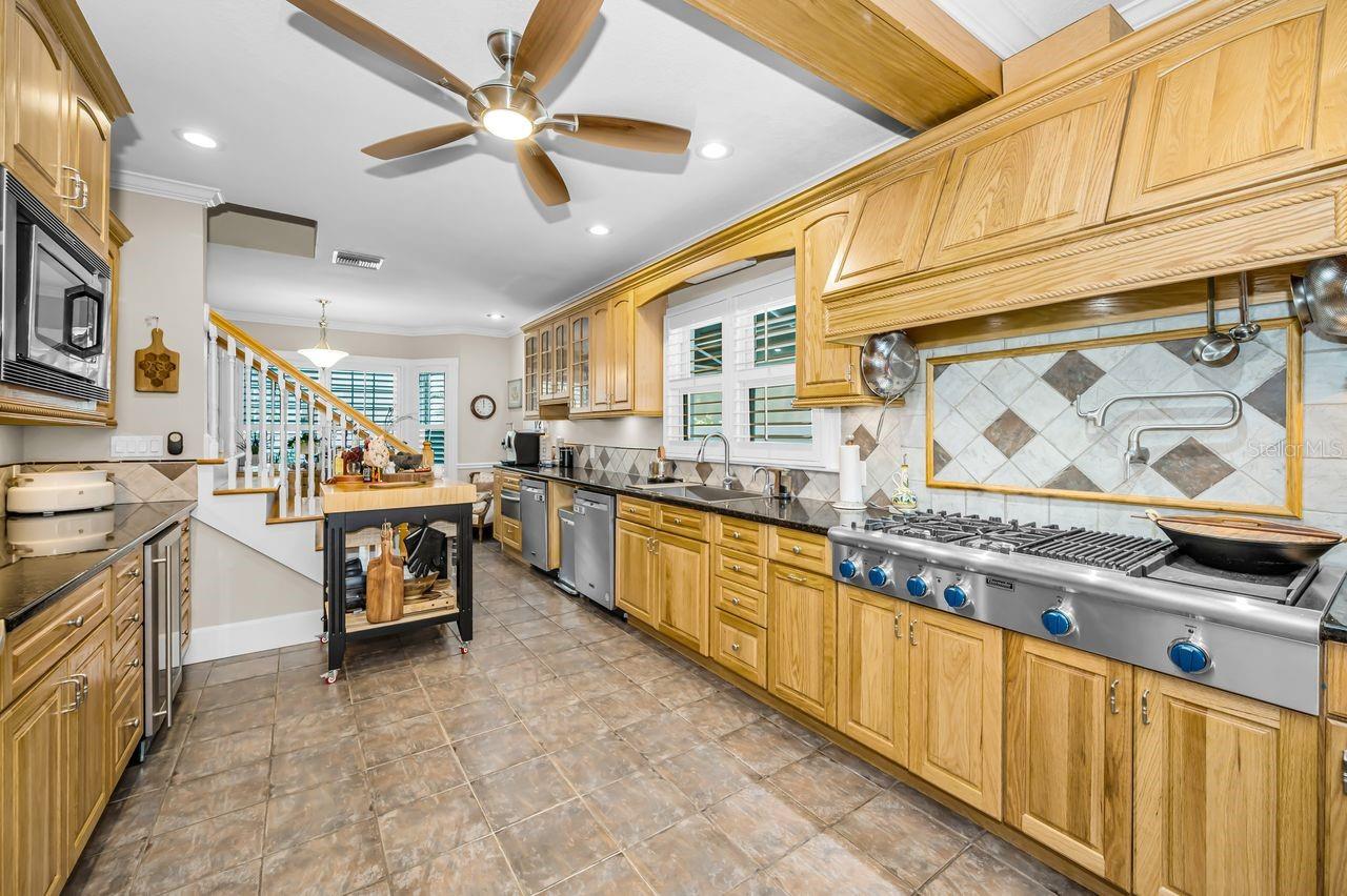 Roomy, storage, Elegance, and spacious   kitchen provides the perfect cooking experience!