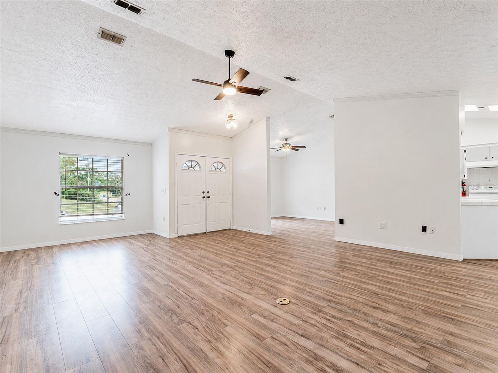 Living room/Dining room