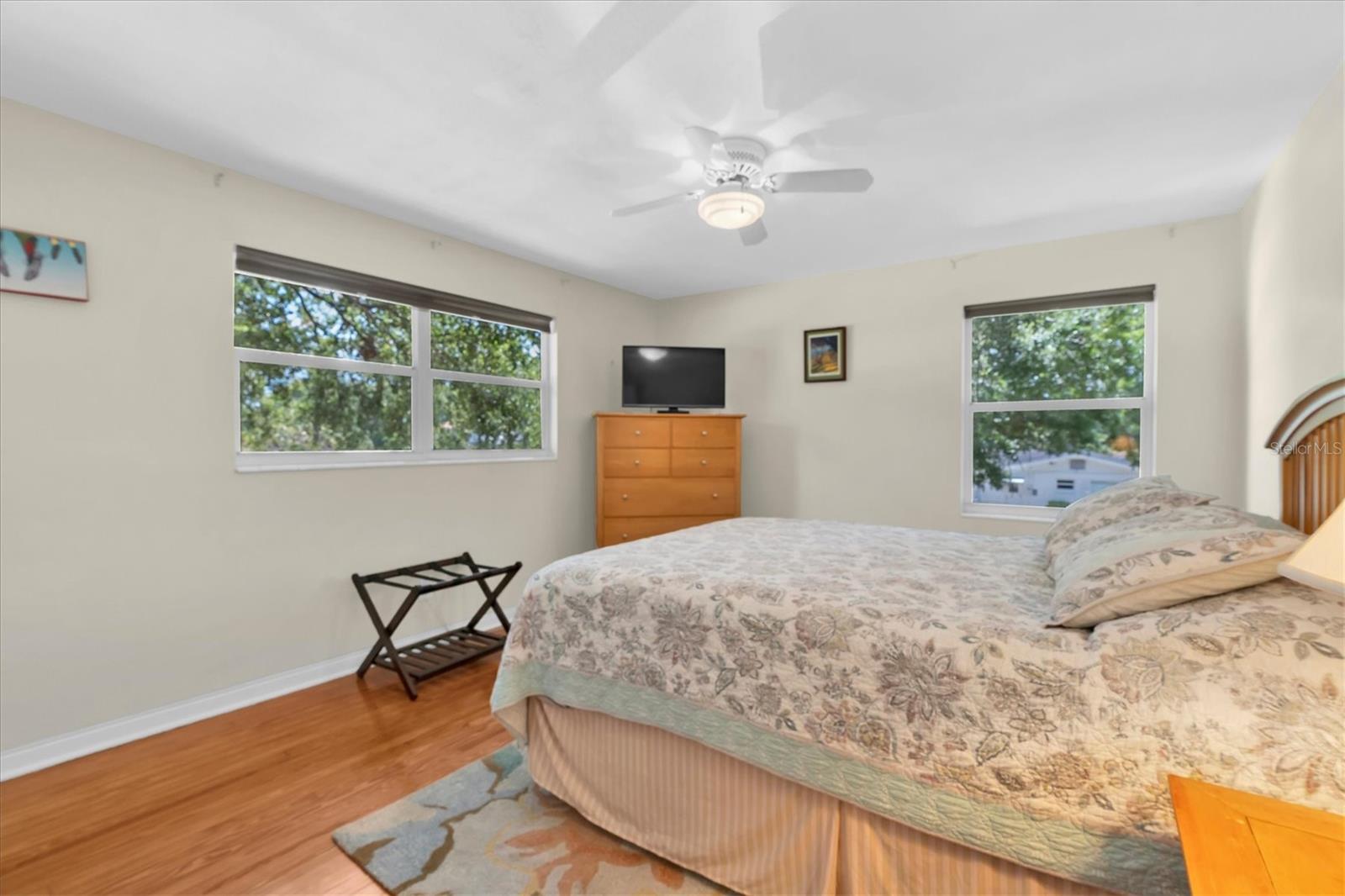 Upstairs Bedroom #5