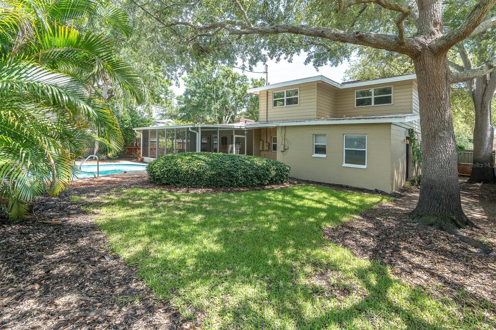 .22 acre lot - side yard