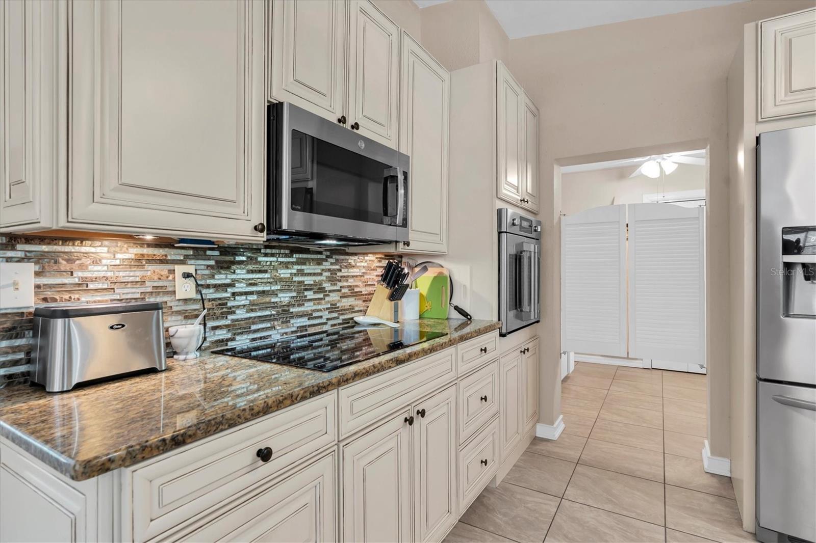 Stainless Steel Appliances - Swing doors to Laundry room