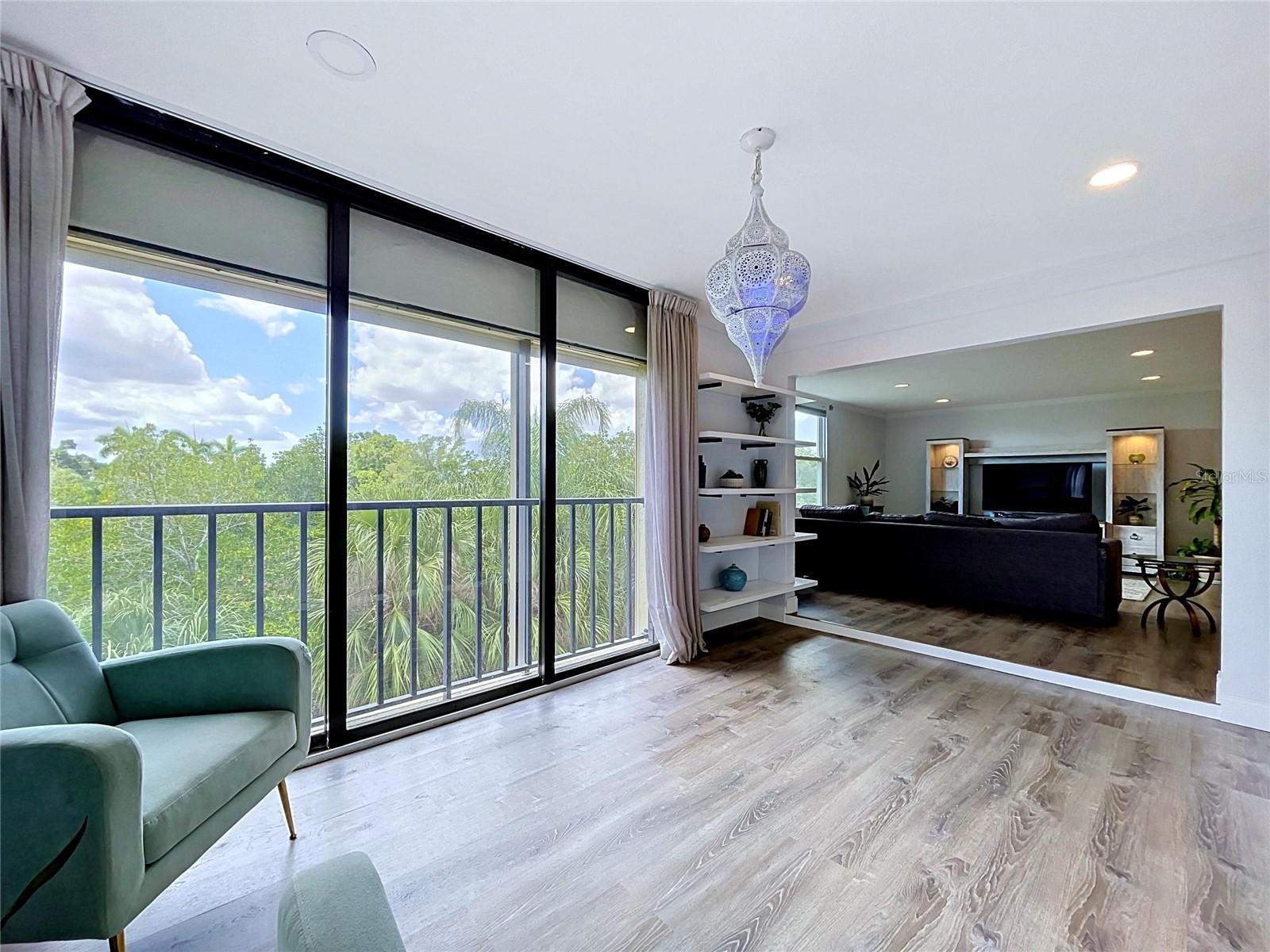 Florida Room/Den (Bonus Room) w view