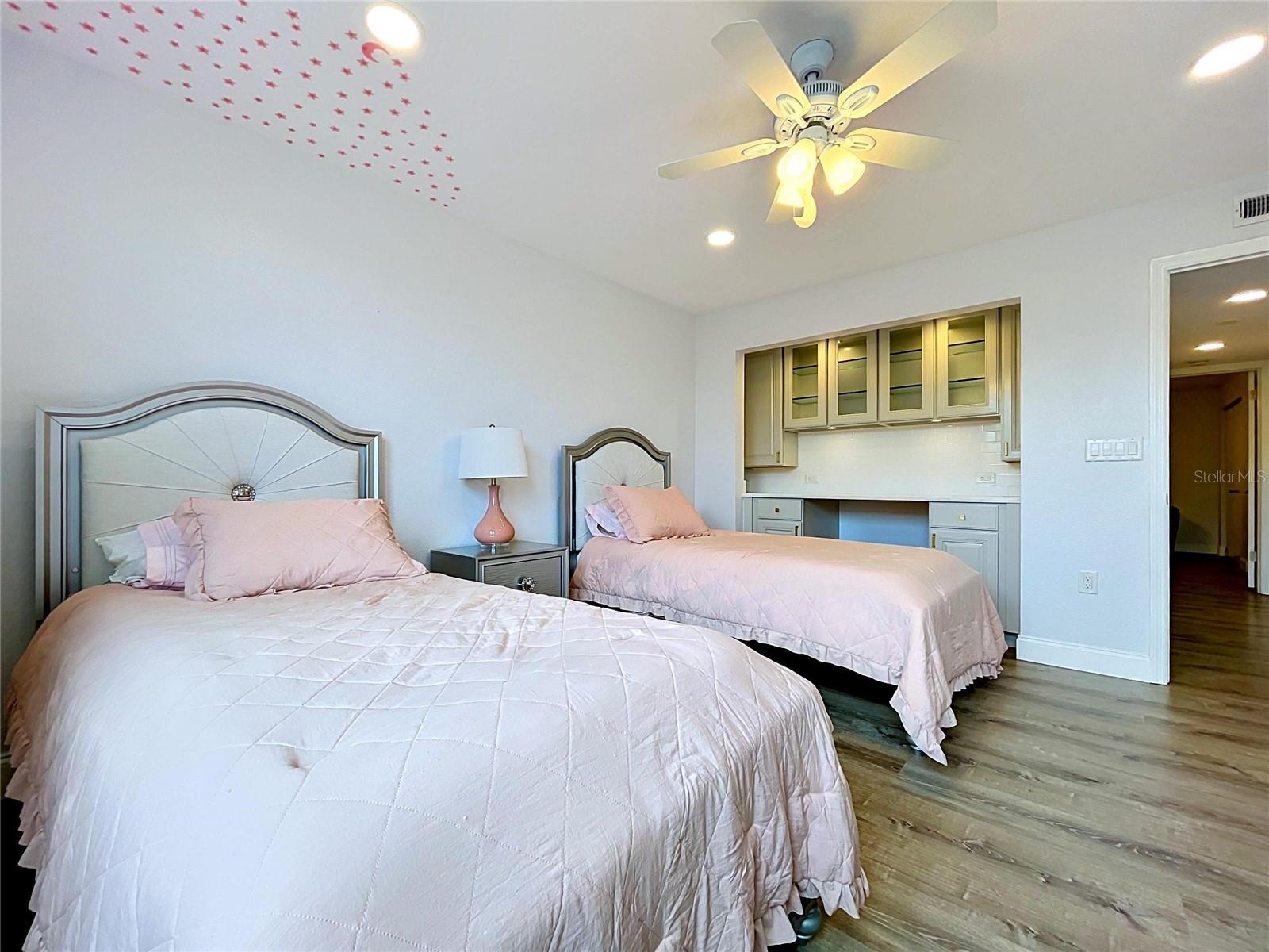 2nd Bedroom with nook