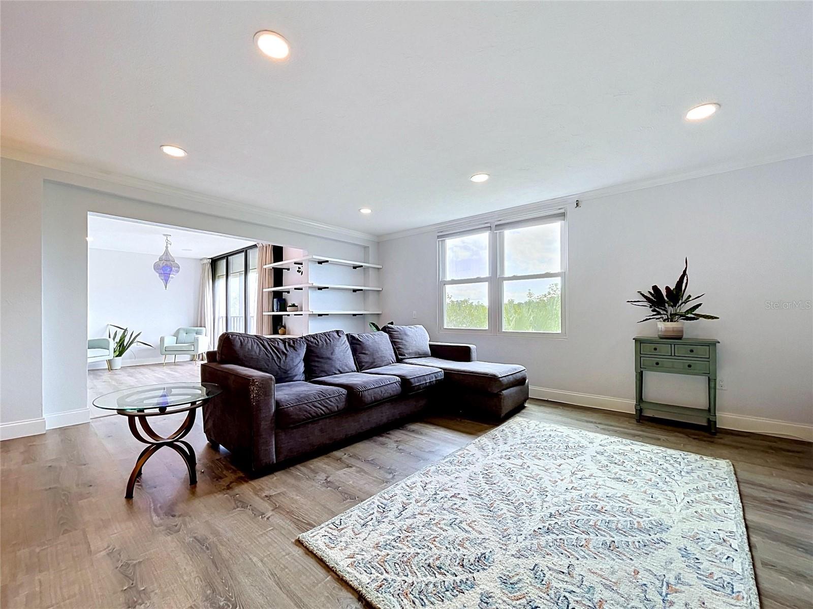 Living Room w FL Room (Bonus Room)
