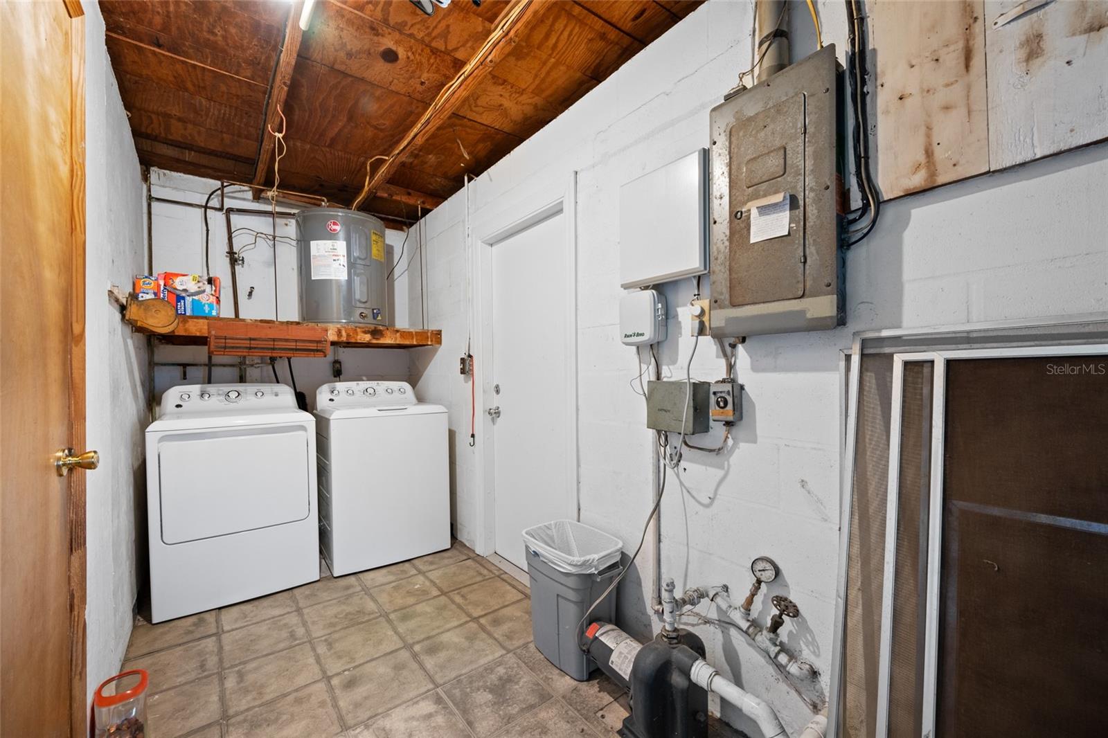 Washer/dryer in garage