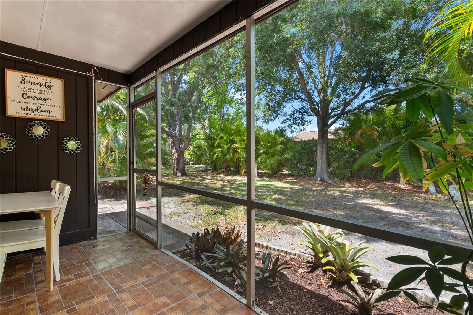 Screen porch