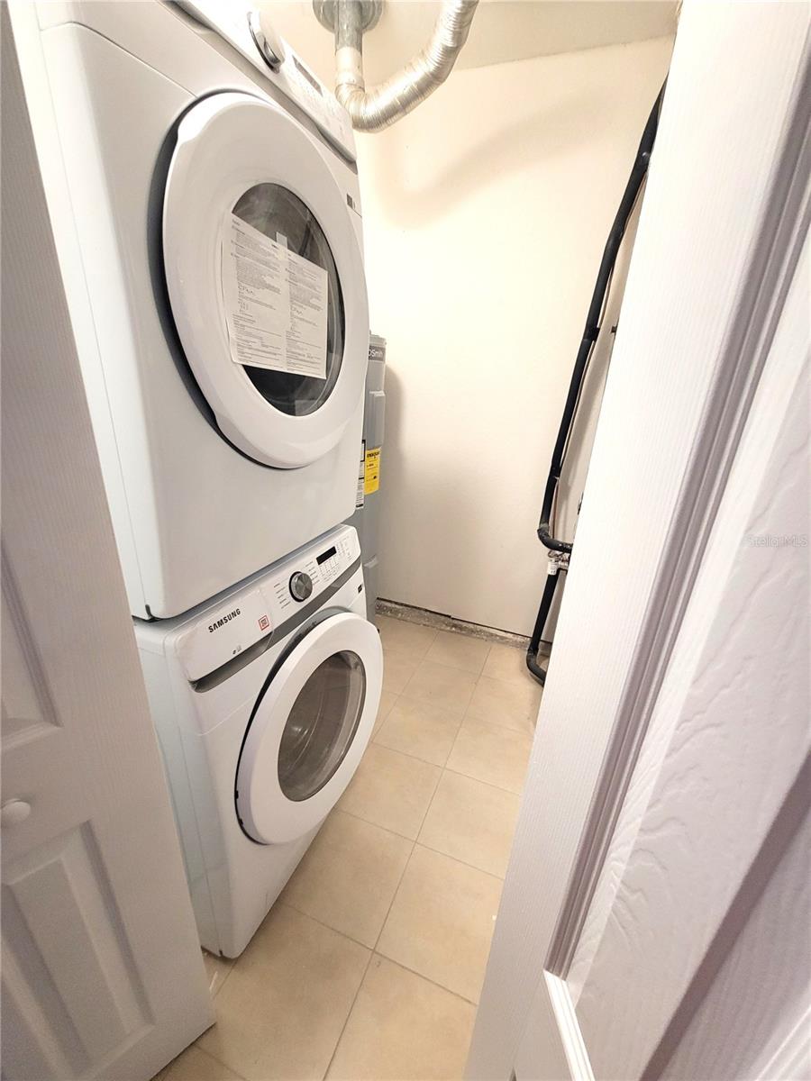 Inside Utility Room w Washer/Dryer