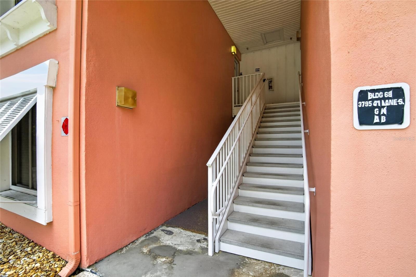TB8513635