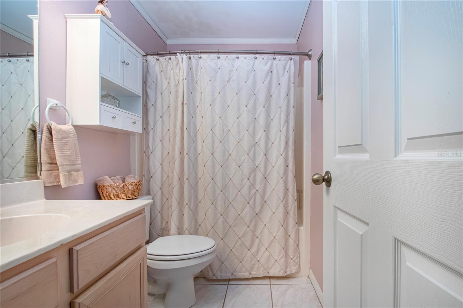 Guest Bathroom w/full size bathtub