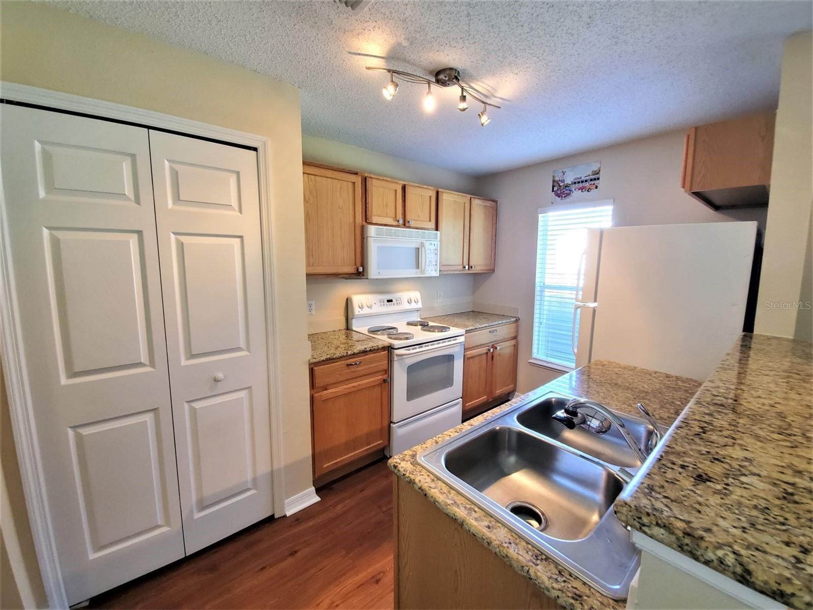 Kitchen 4
