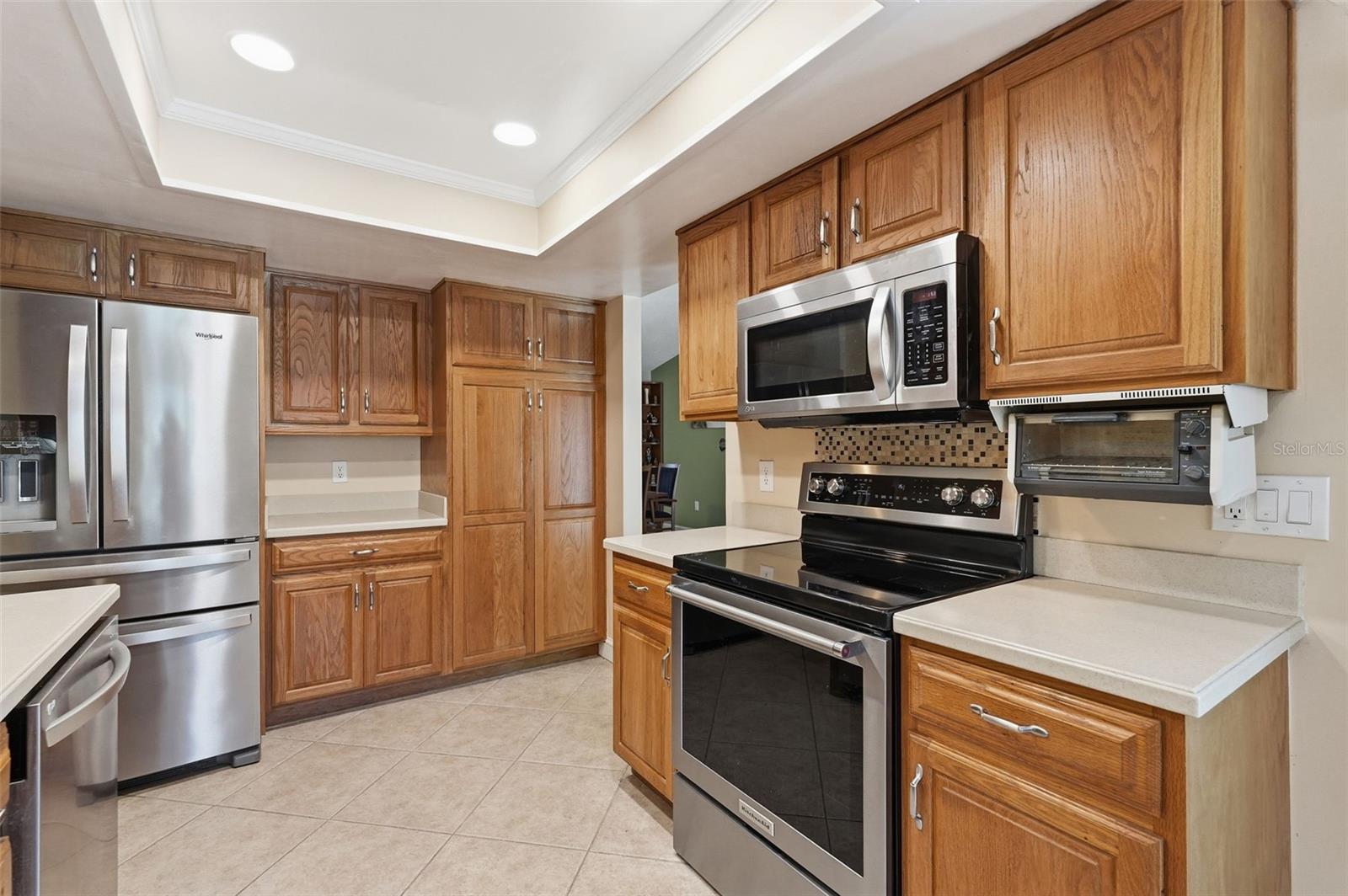 Lots of storage and counter space in the kitchen