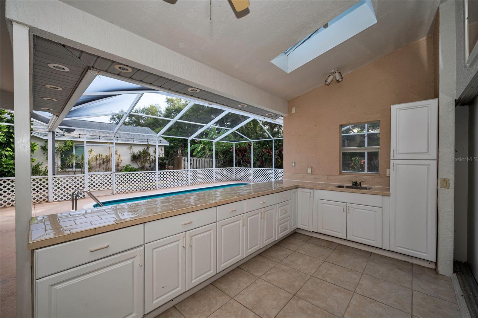 Screened-in Lanai & Pool
