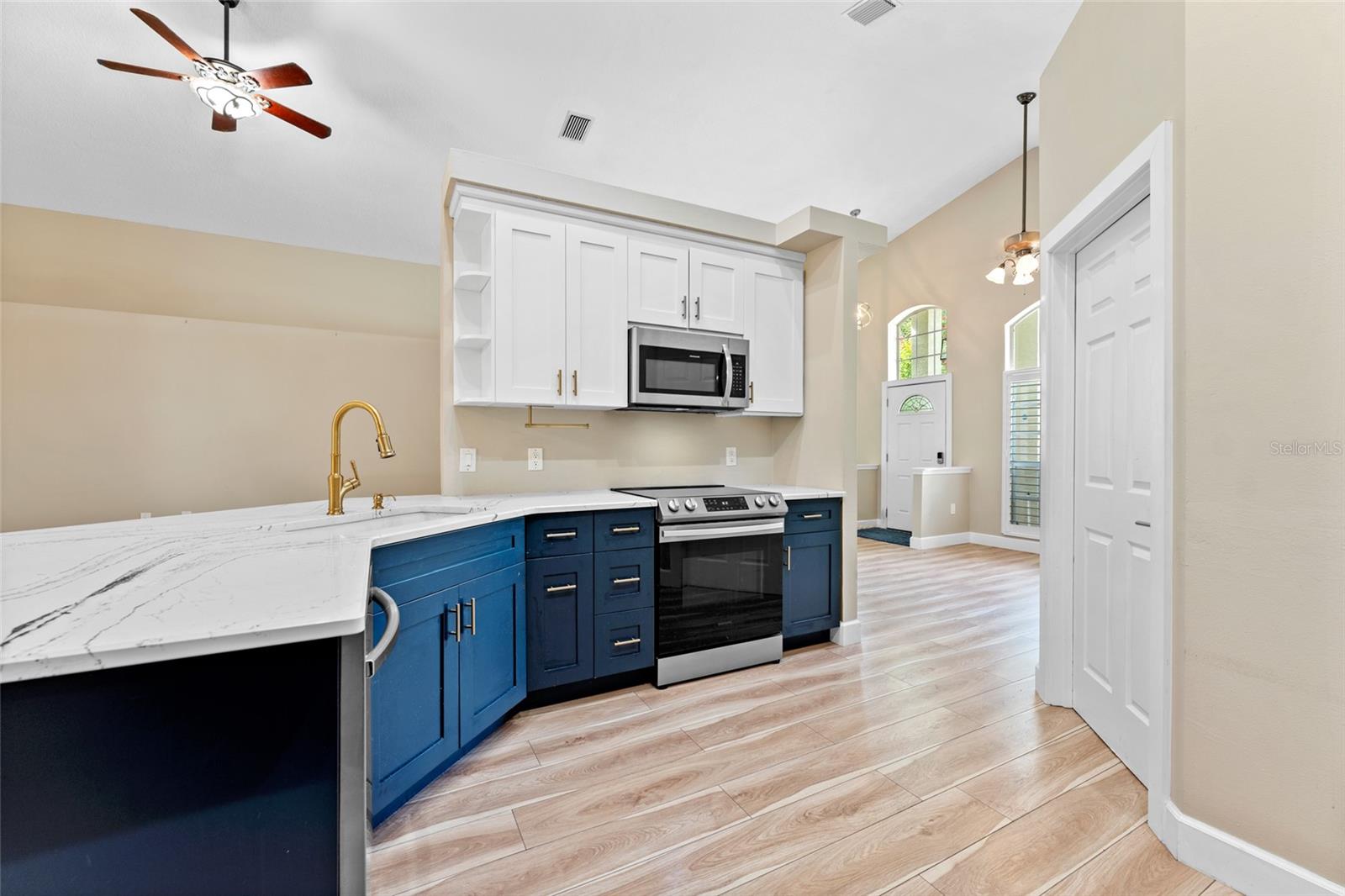large and sunny Kitchen