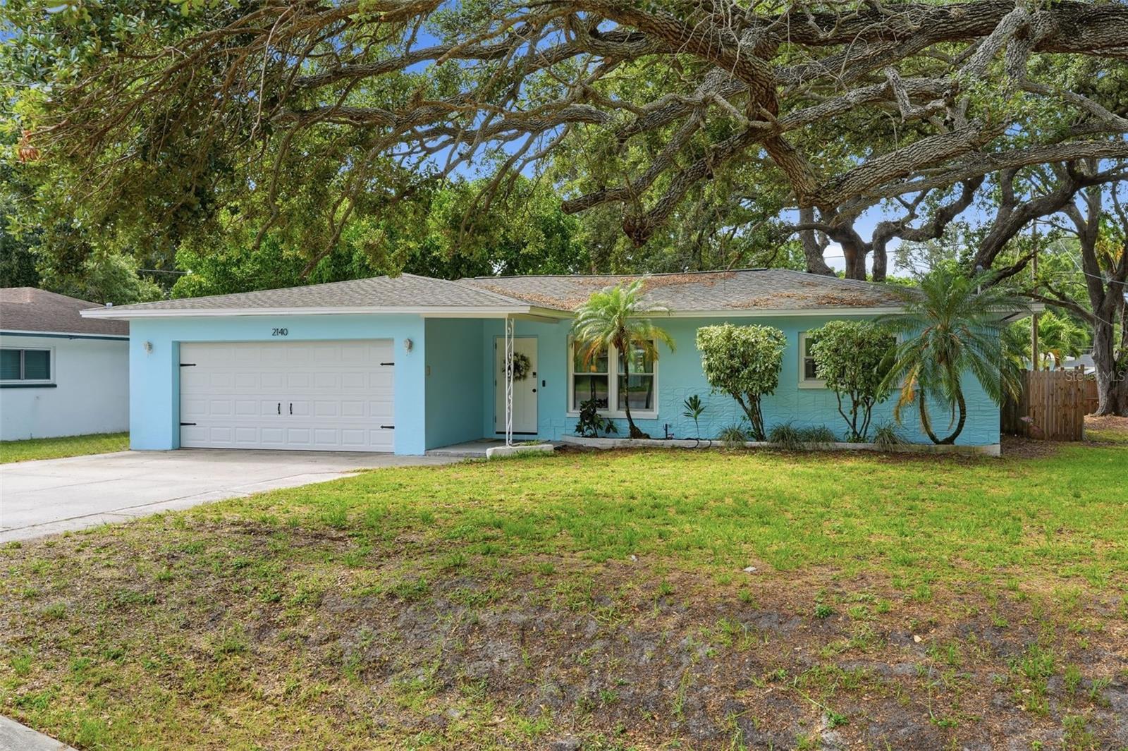 Great curb appeal, freshly painted