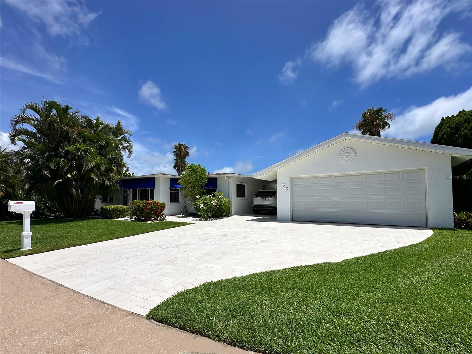 Large Flagstone driveway
